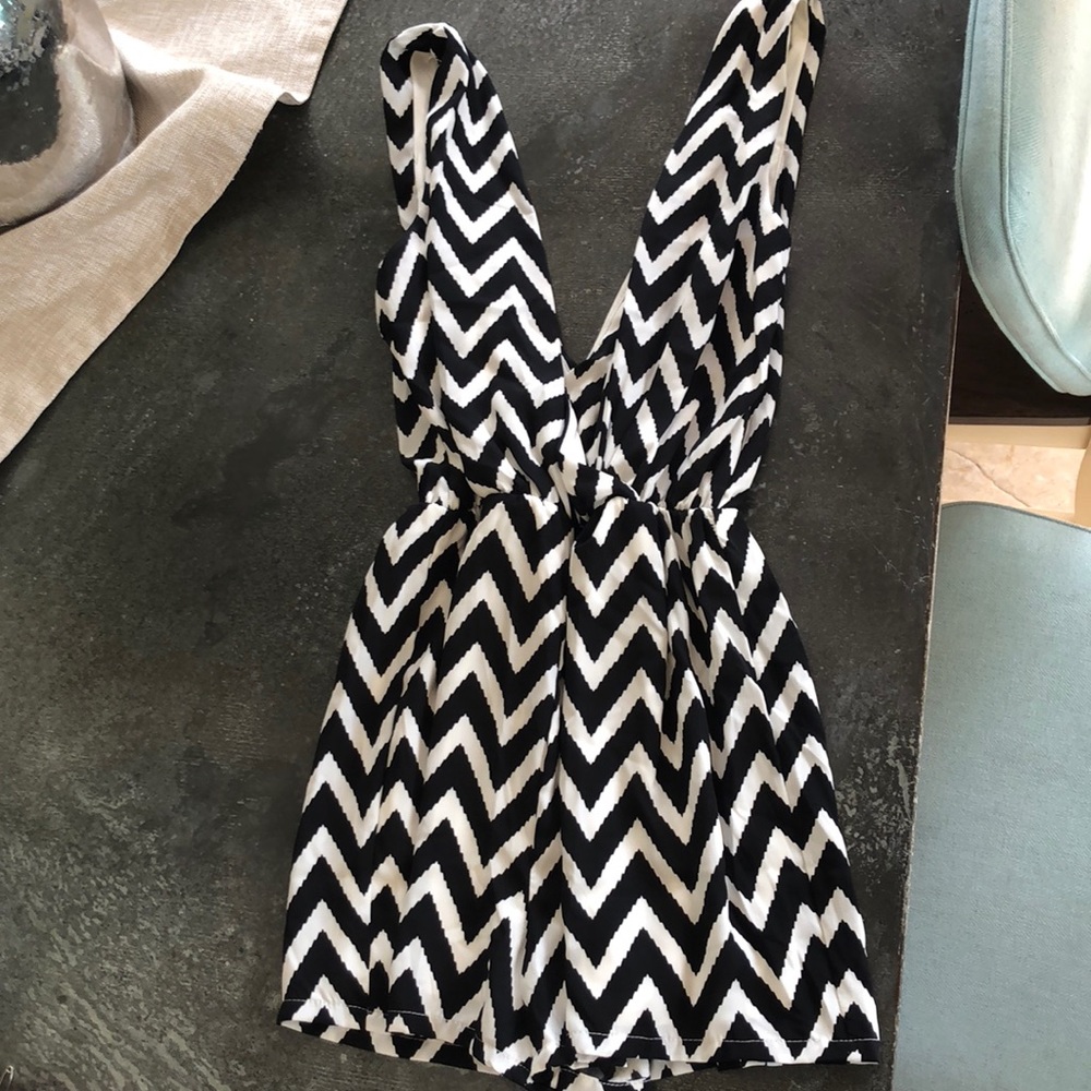 Black and white romper - Picture 1 of 1